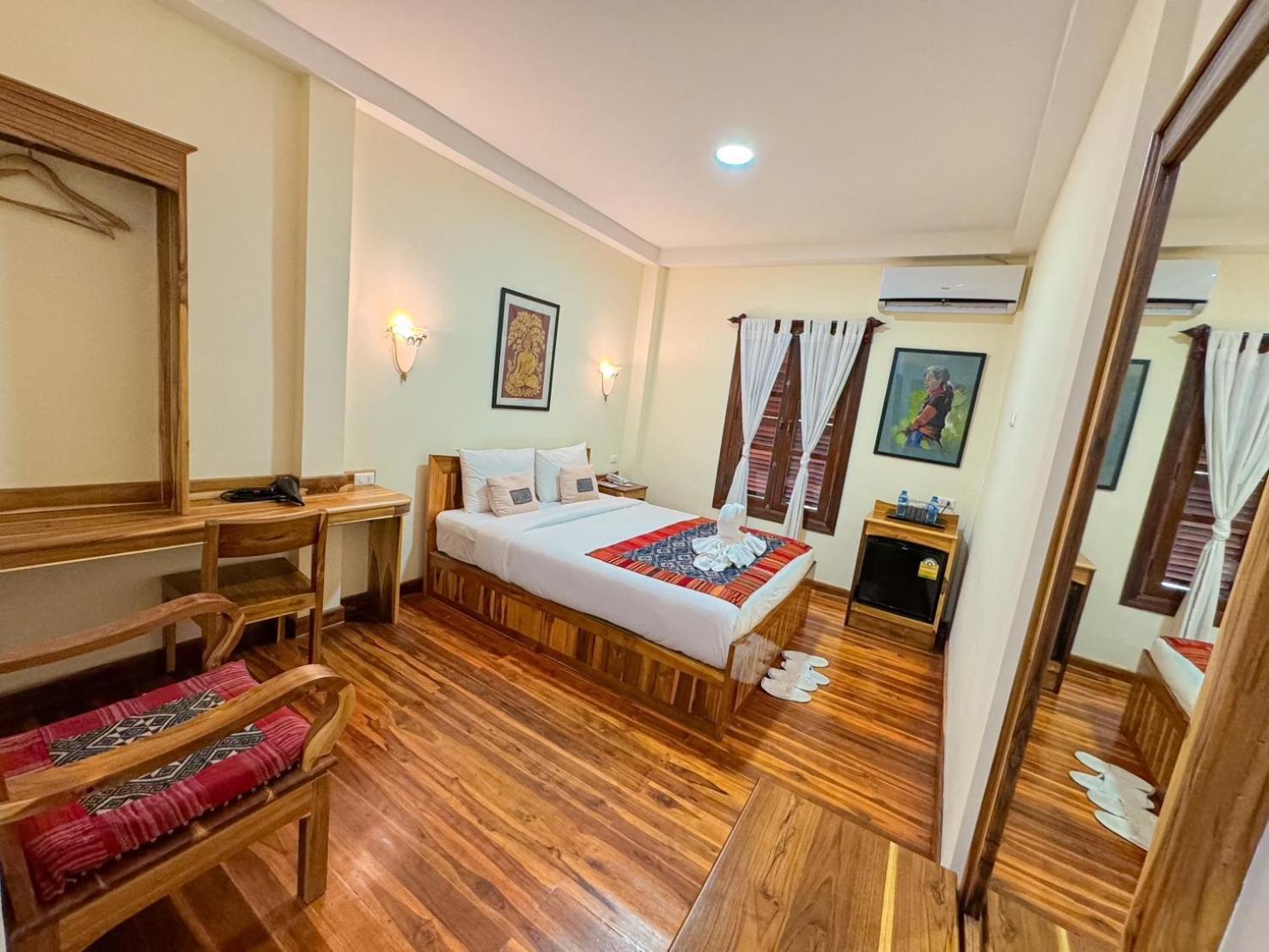 Luang Phasouk Hotel 루앙프라방 외부 사진